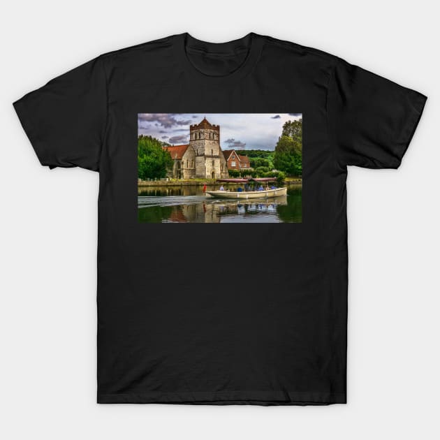 On The Thames At Bisham T-Shirt by IanWL